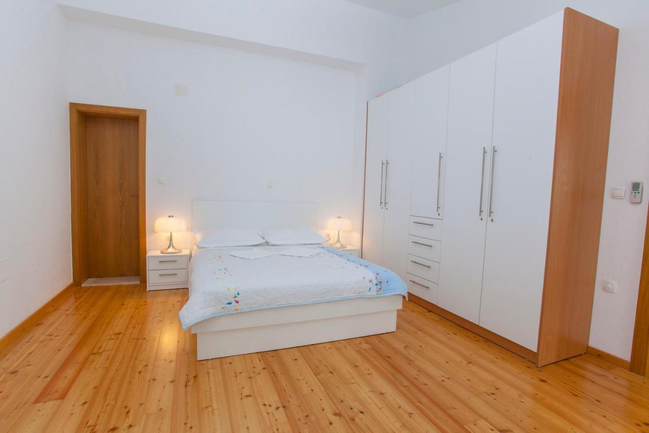 Villa Alesa Tučepi Eksteriør billede
