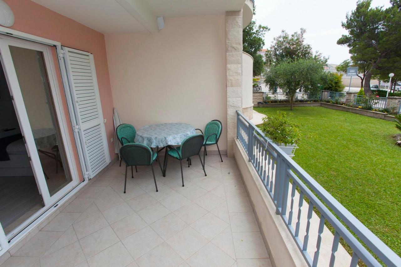 Villa Alesa Tučepi Eksteriør billede